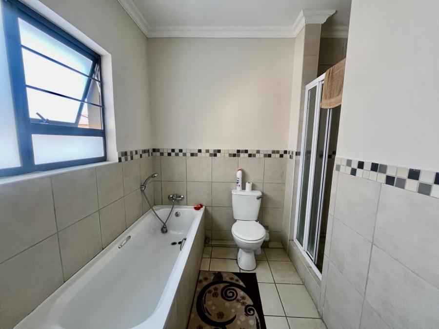 3 Bedroom Property for Sale in Waterval East North West